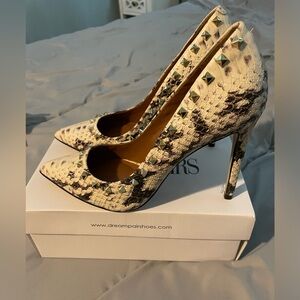 STEVE MADDEN snake print studded pointed toe stilettos size 8.5